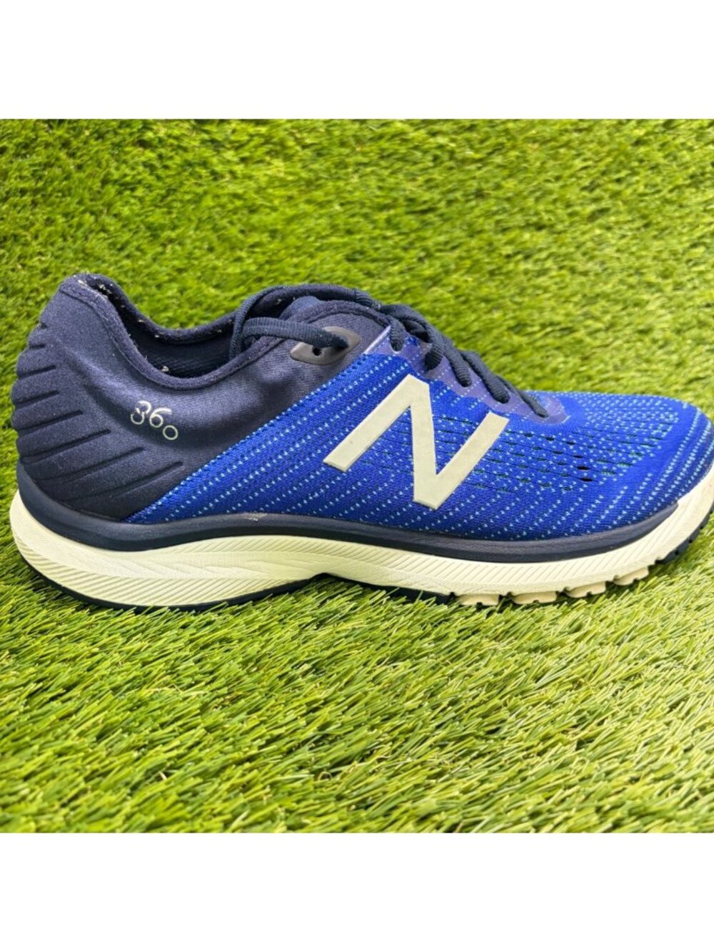 New Balance 860v10 Mens Size 10.5 Blue White Athletic Running Shoes Sneakers
